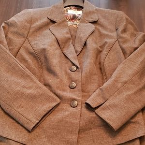 Le Suit 2 Piece Suit with Skirt